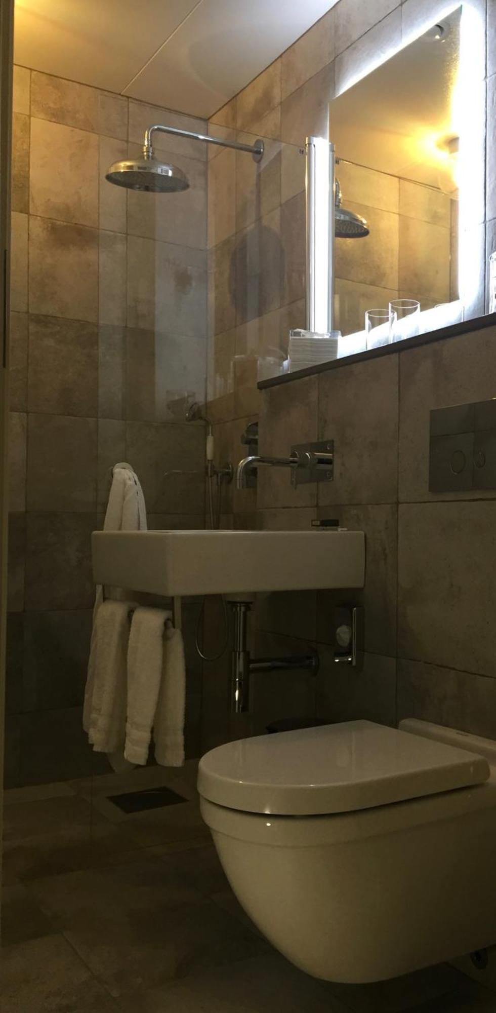 Hotel Mezzo Salen  Bilik gambar