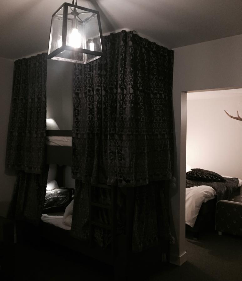 Hotel Mezzo Salen  Luaran gambar